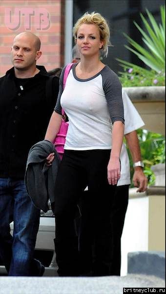 Бритни уезжает из отеля Hyatt в Перте25.jpg(Бритни Спирс, Britney Spears)