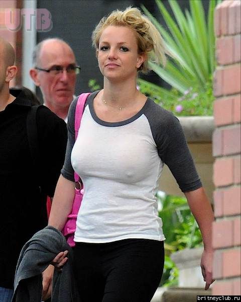 Бритни уезжает из отеля Hyatt в Перте26.jpg(Бритни Спирс, Britney Spears)