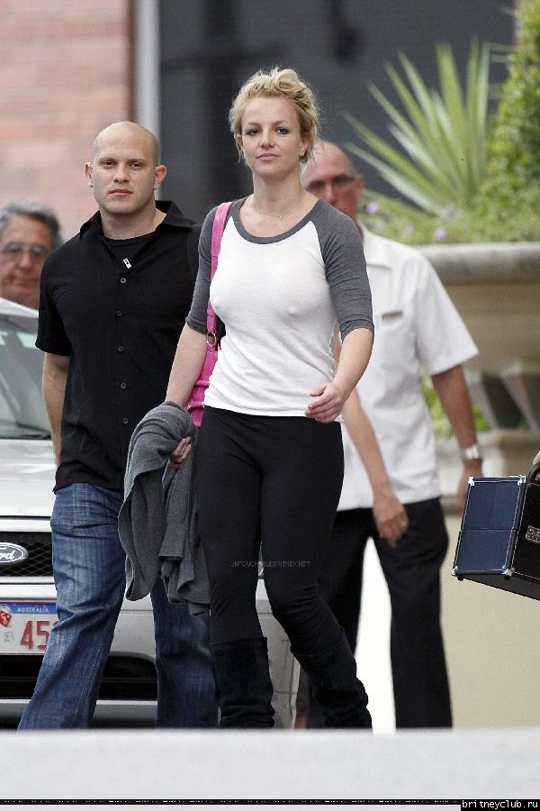 Бритни уезжает из отеля Hyatt в Перте33.jpg(Бритни Спирс, Britney Spears)