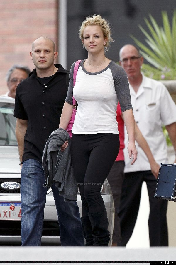 Бритни уезжает из отеля Hyatt в Перте34.jpg(Бритни Спирс, Britney Spears)