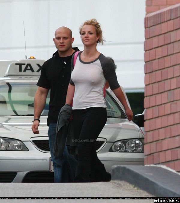 Бритни уезжает из отеля Hyatt в Перте40.jpg(Бритни Спирс, Britney Spears)