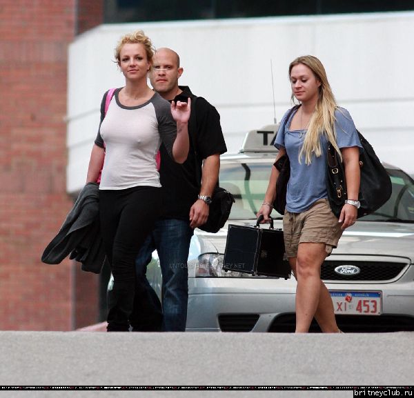 Бритни уезжает из отеля Hyatt в Перте48.jpg(Бритни Спирс, Britney Spears)