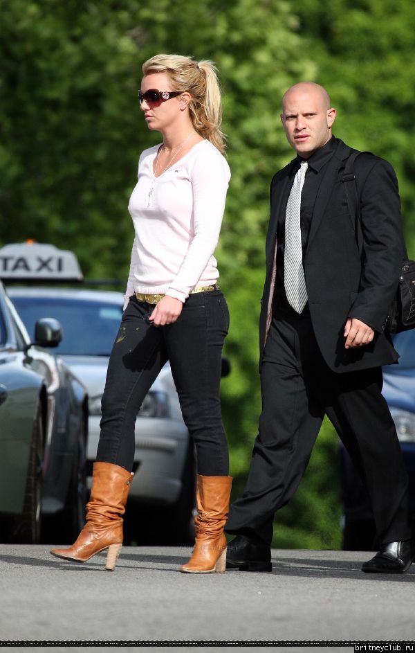 Бритни уезжает из отеля Hyatt24.jpg(Бритни Спирс, Britney Spears)