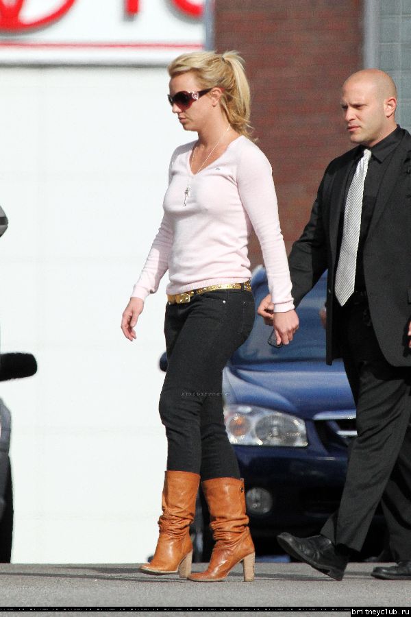 Бритни уезжает из отеля Hyatt54.jpg(Бритни Спирс, Britney Spears)
