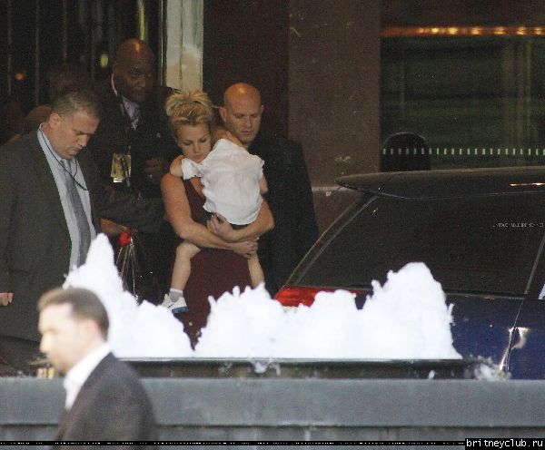 Бритни уезжает из гостиницы в Мельбруне14.jpg(Бритни Спирс, Britney Spears)