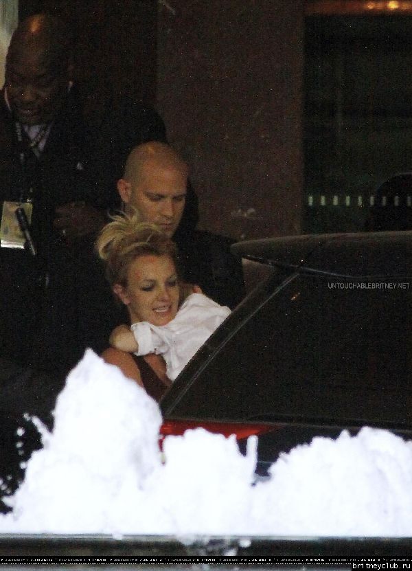 Бритни уезжает из гостиницы в Мельбруне17.jpg(Бритни Спирс, Britney Spears)