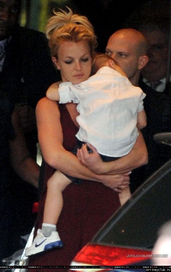 Бритни уезжает из гостиницы в Мельбруне21.jpg(Бритни Спирс, Britney Spears)