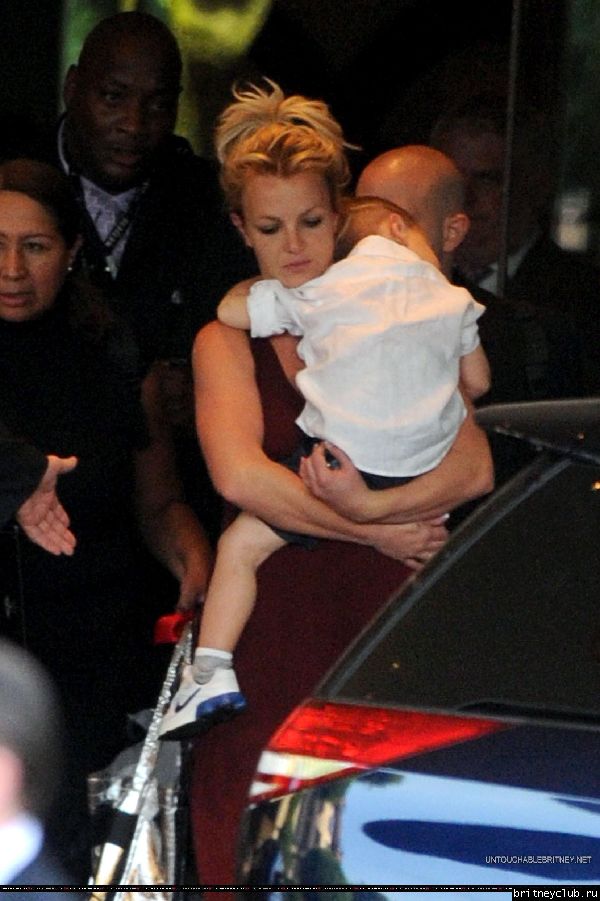 Бритни уезжает из гостиницы в Мельбруне22.jpg(Бритни Спирс, Britney Spears)
