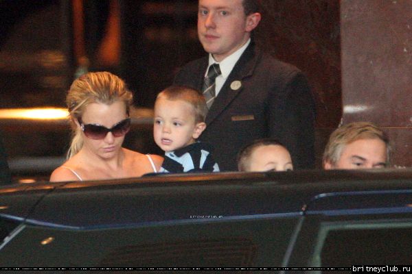 Бритни уезжает из отеля в Мельбруне15.jpg(Бритни Спирс, Britney Spears)