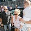 Бритни уезжает из ресторана Icebergs в Сиднее