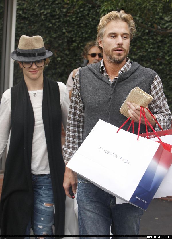 Бритни на шоппинге в Западном Голливуде10.jpg(Бритни Спирс, Britney Spears)