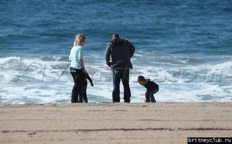 Бритни с мальчиками на пляже027.jpg(Бритни Спирс, Britney Spears)