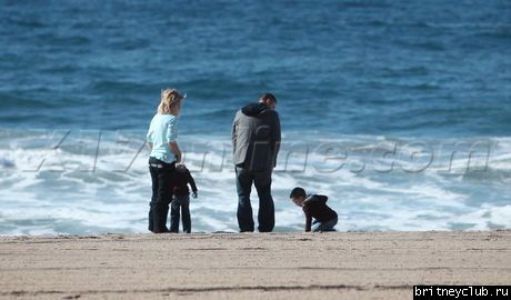 Бритни с мальчиками на пляже028.jpg(Бритни Спирс, Britney Spears)