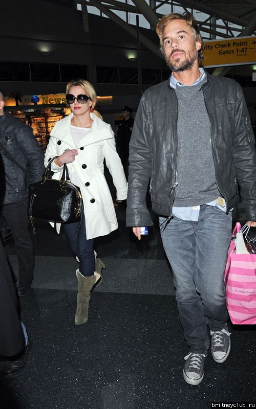 Бритни и Джейсон в аэропорту JFK05.jpg(Бритни Спирс, Britney Spears)