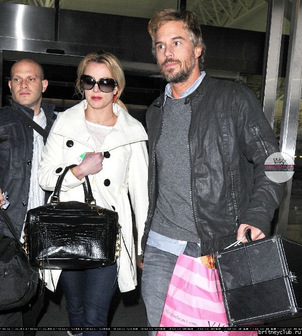 Бритни и Джейсон в аэропорту JFK10.jpg(Бритни Спирс, Britney Spears)