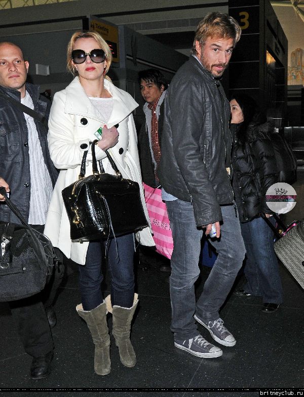 Бритни и Джейсон в аэропорту JFK12.jpg(Бритни Спирс, Britney Spears)