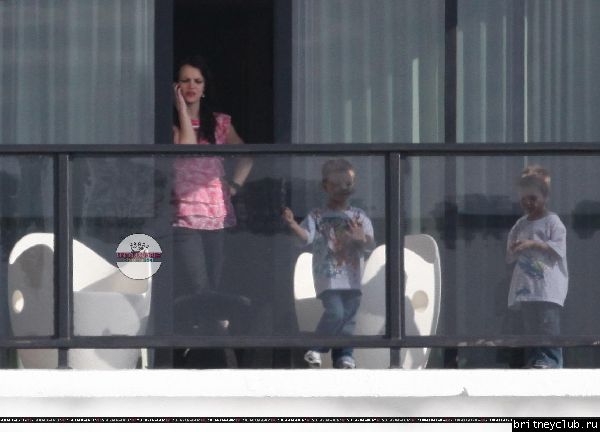 Бритни с детьми в отеле Mondrian37.jpg(Бритни Спирс, Britney Spears)