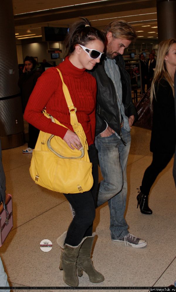 Бритни и Джейсон в аэропорту Майями58.jpg(Бритни Спирс, Britney Spears)