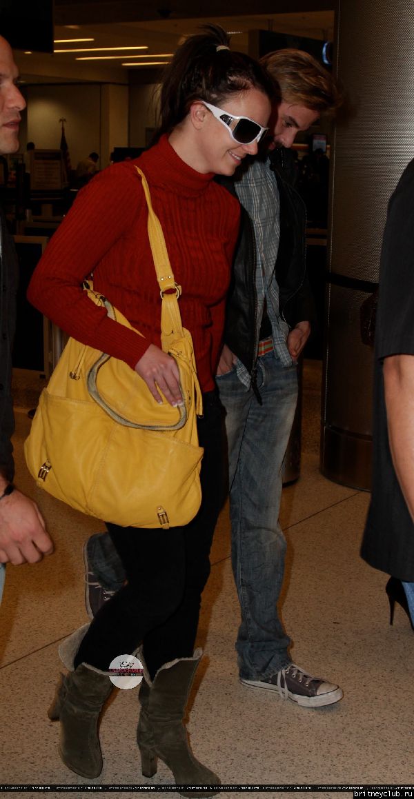 Бритни и Джейсон в аэропорту Майями59.jpg(Бритни Спирс, Britney Spears)