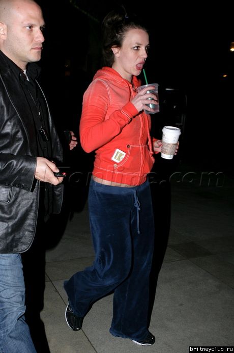 Бритни покидает Starbucks10.jpg(Бритни Спирс, Britney Spears)