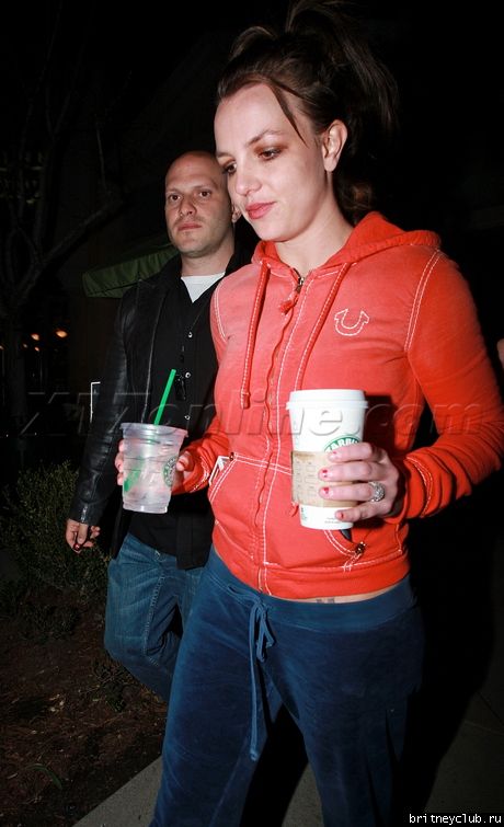 Бритни покидает Starbucks21.jpg(Бритни Спирс, Britney Spears)