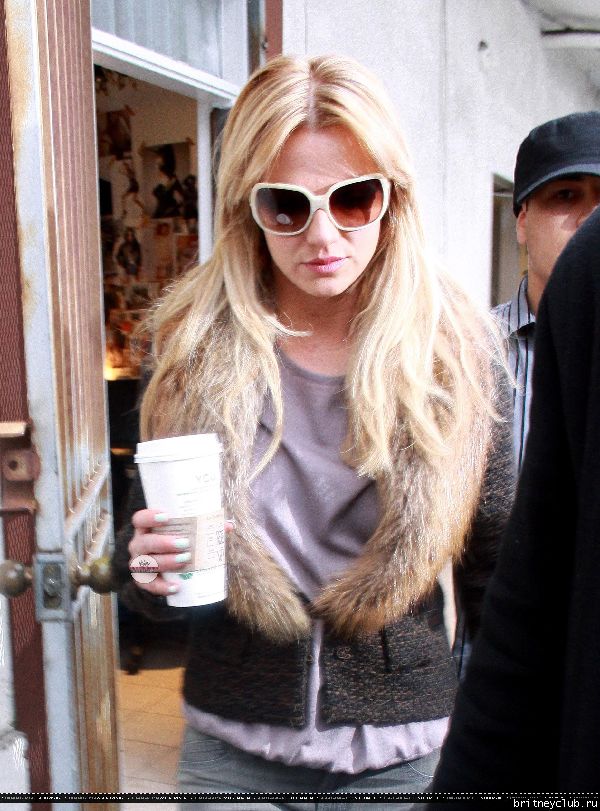 Бритни на шоппинге в бутике Vionnet 069.jpg(Бритни Спирс, Britney Spears)