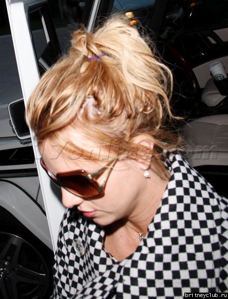 Бритни посещает салон Nine Zero One в Западном Голливуде10.jpg(Бритни Спирс, Britney Spears)