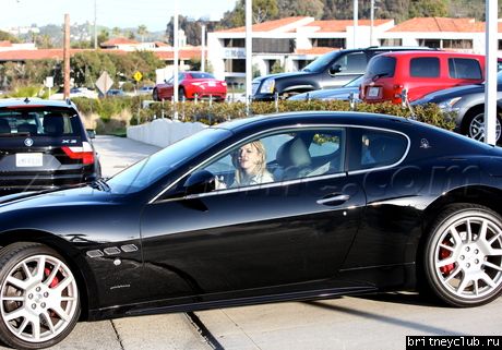 Бритни покупает автомобиль в Беверли Хиллз29.jpg(Бритни Спирс, Britney Spears)