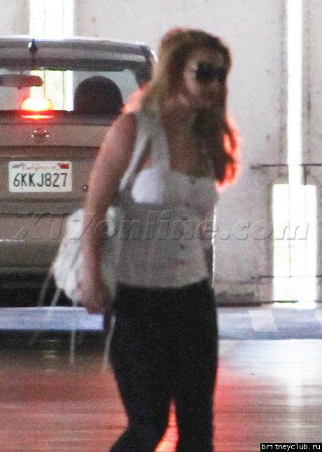 Бритни с семьей посещает офис в Лос-Анджелесе28.jpg(Бритни Спирс, Britney Spears)