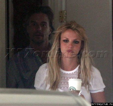 Бритни и Джейсон посещают ресторан Bandera 44.jpg(Бритни Спирс, Britney Spears)