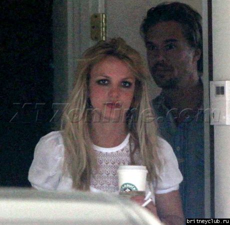 Бритни и Джейсон посещают ресторан Bandera 46.jpg(Бритни Спирс, Britney Spears)