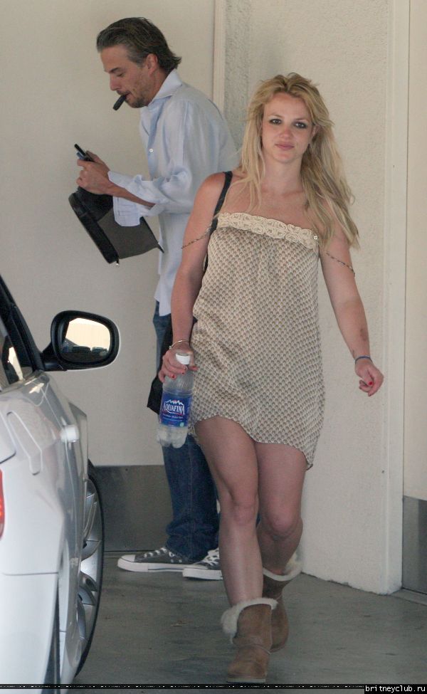 Бритни покидает апартаменты Джейсона13.jpg(Бритни Спирс, Britney Spears)