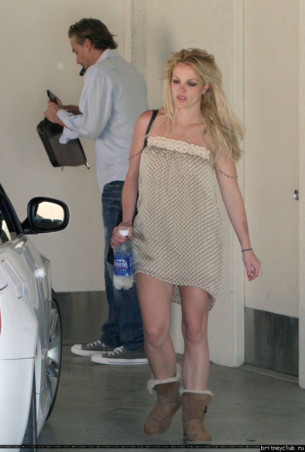 Бритни покидает апартаменты Джейсона14.jpg(Бритни Спирс, Britney Spears)