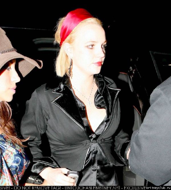 Бритни покидает ресторан Dolce13.jpg(Бритни Спирс, Britney Spears)