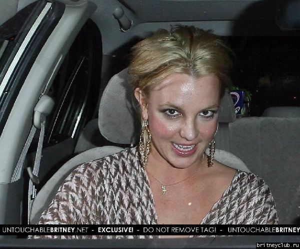 Бритни в зоомагазине72.jpg(Бритни Спирс, Britney Spears)