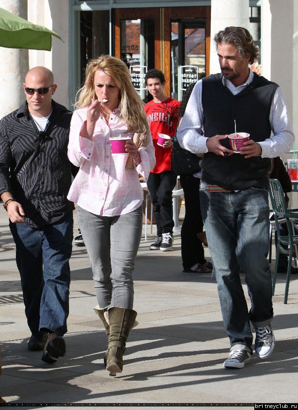 Бритни проводит время с Джейсоном66.jpg(Бритни Спирс, Britney Spears)