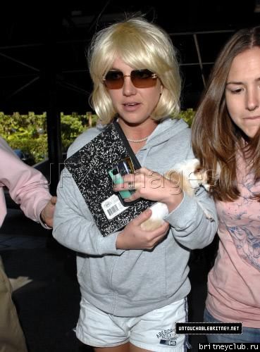 Бритни проводи время в Голливуде80.jpg(Бритни Спирс, Britney Spears)