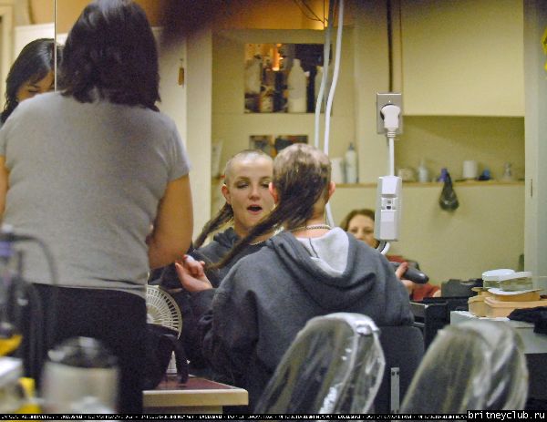 Бритни посещает салон красоты в Сан Фернандо22.jpg(Бритни Спирс, Britney Spears)