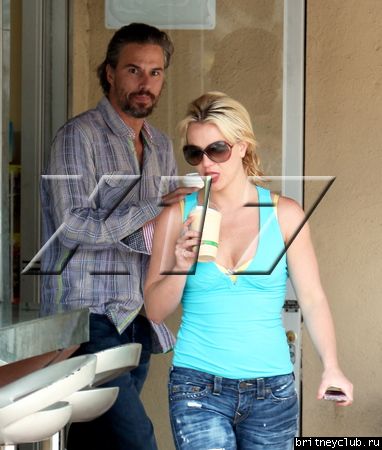 Бритни и Джейсон в Лос-Анджелесе06.jpg(Бритни Спирс, Britney Spears)