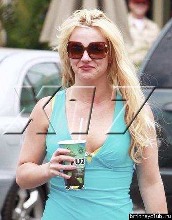 Бритни покидает ресторан Subway33.jpg(Бритни Спирс, Britney Spears)