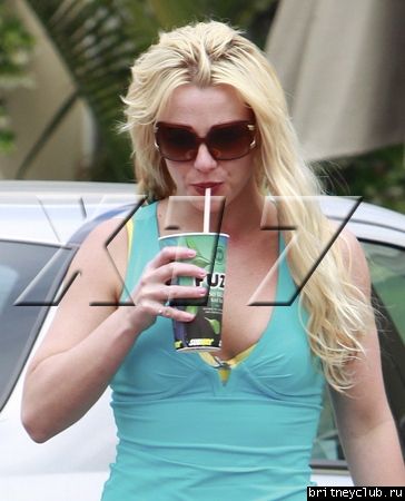 Бритни покидает ресторан Subway35.jpg(Бритни Спирс, Britney Spears)