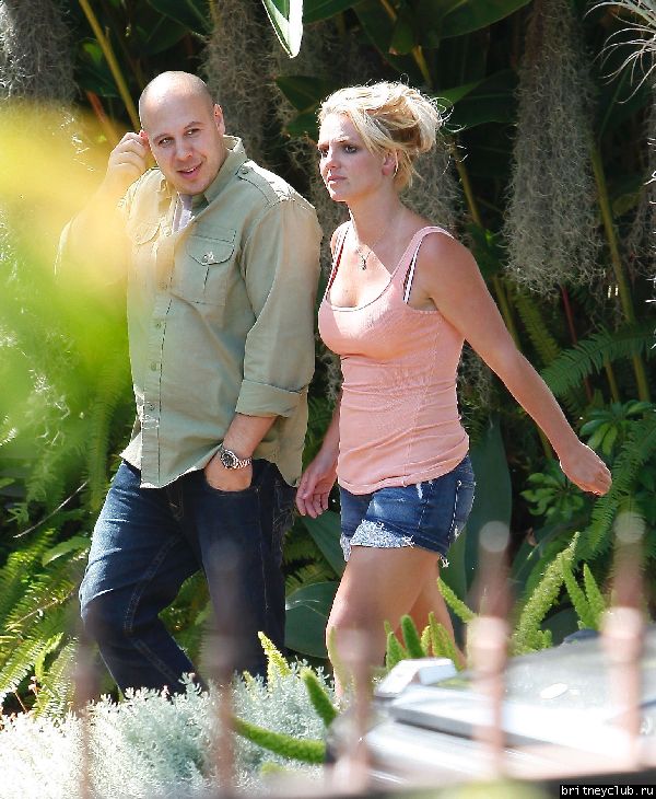 Бритни посещает студию в Лос-Анджелесе27.jpg(Бритни Спирс, Britney Spears)