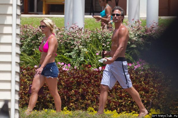 Бритни и Джейсон на Гавайях11.jpg(Бритни Спирс, Britney Spears)