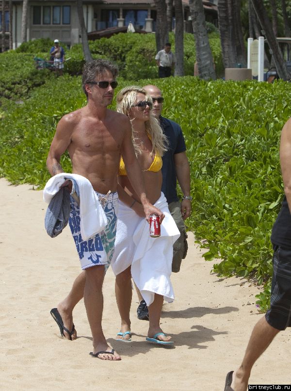 Бритни и Джейсон на пляже на курорте Мауи10.jpg(Бритни Спирс, Britney Spears)
