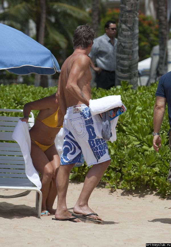 Бритни и Джейсон на пляже на курорте Мауи12.jpg(Бритни Спирс, Britney Spears)