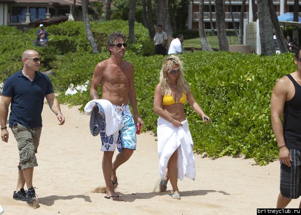 Бритни и Джейсон на пляже на курорте Мауи16.jpg(Бритни Спирс, Britney Spears)