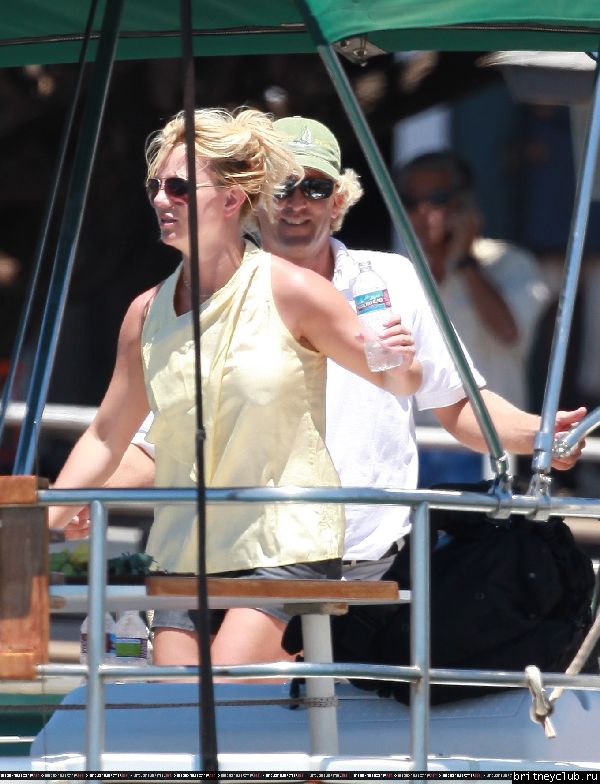 Бритни и Джейсон отдыхают на яхте 07.jpg(Бритни Спирс, Britney Spears)