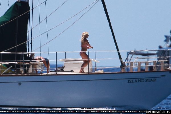 Бритни и Джейсон отдыхают на яхте 16.jpg(Бритни Спирс, Britney Spears)