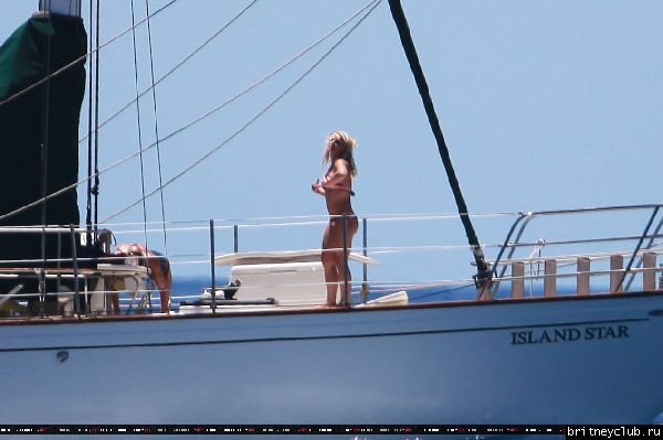 Бритни и Джейсон отдыхают на яхте 19.jpg(Бритни Спирс, Britney Spears)