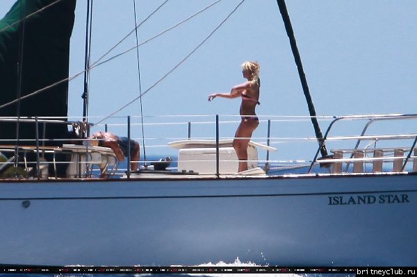 Бритни и Джейсон отдыхают на яхте 20.jpg(Бритни Спирс, Britney Spears)